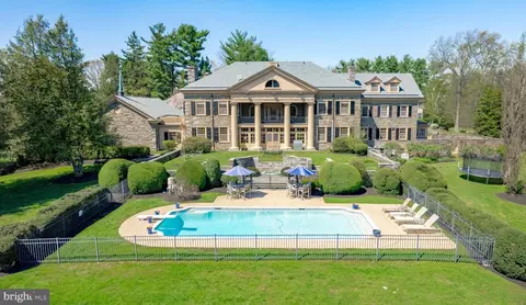 210 White Tail Ln, Media, PA 19063