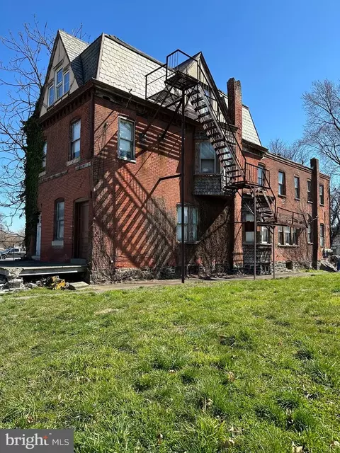 429 E 9th St, Chester, PA 19013