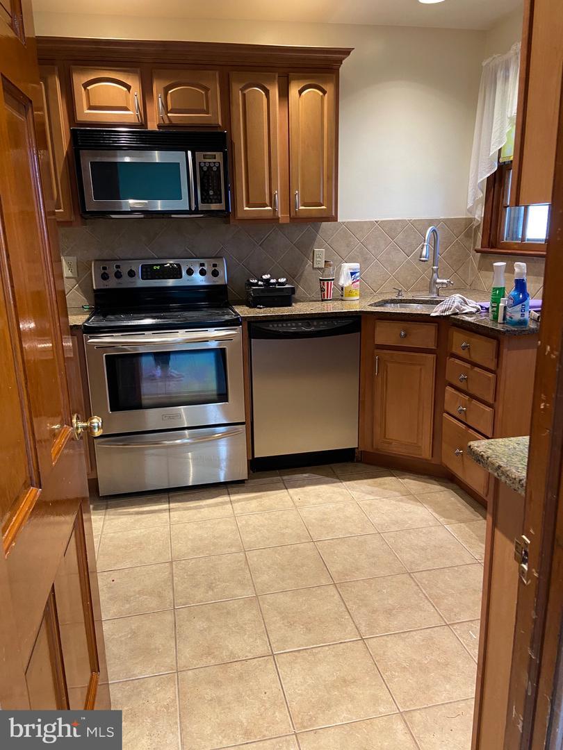  2737 Sunnybrook Ln, Ardmore, PA 19003 photo 10