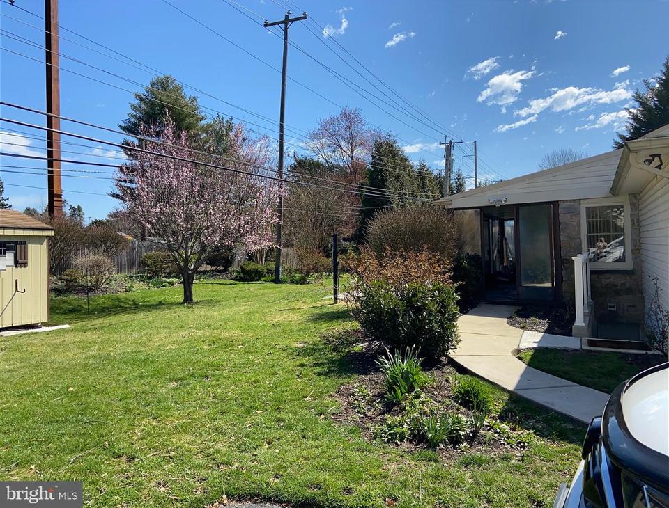  2737 Sunnybrook Ln, Ardmore, PA 19003 photo 3