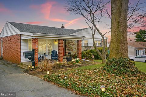 118 Tillman Ln, Aston, PA 19014