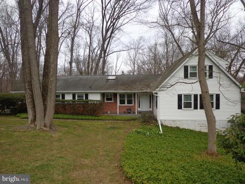 102 Chipmunk Ln, Media, PA 19063