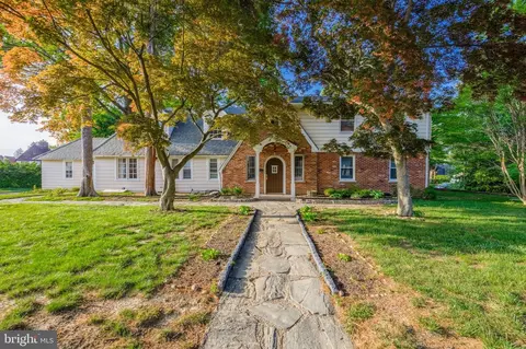 2449 Winding Way, Drexel Hill, PA 19026