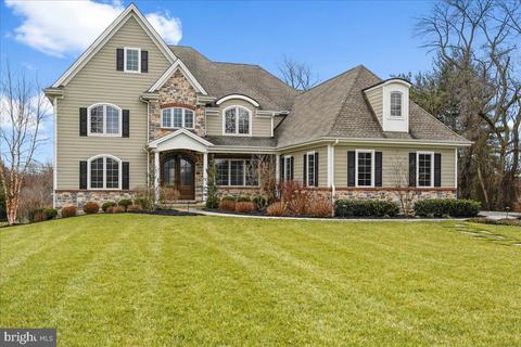 5 Carnation Ln, West Chester, PA 19382