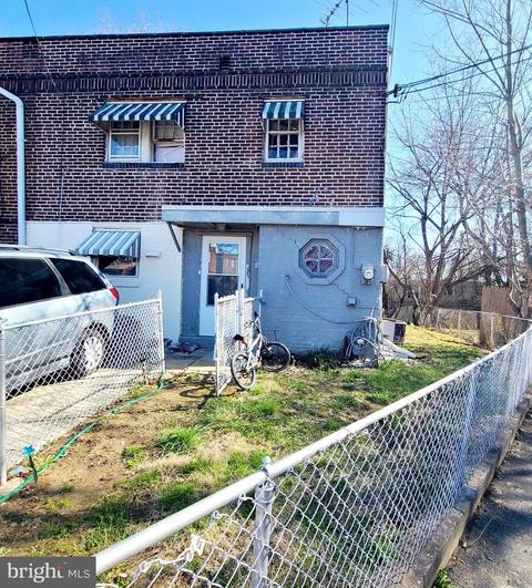 1301 Honan St, Chester, PA 19013