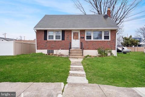 242 Jansen Ave, Essington, PA 19029