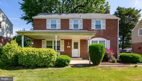 519 Twin Oaks Dr, Havertown, PA 19083