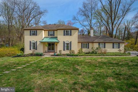 2 Martins Cir, Newtown Square, PA 19073