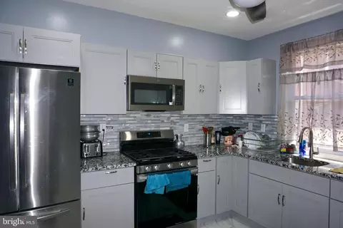 238 Avon Rd, Upper Darby, PA 19082 photo 14