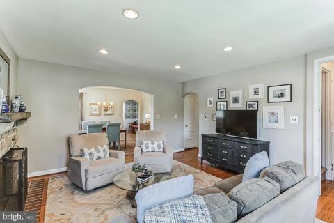 589 S Devon Ave, Wayne, PA 19087 photo 4