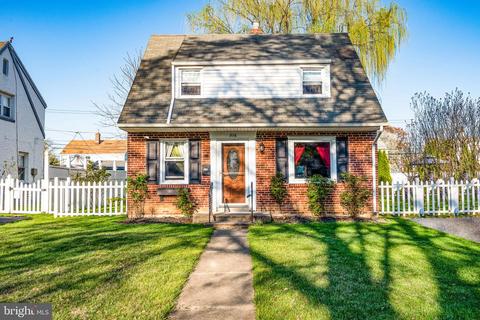 876 Quaint St, Secane, PA 19018