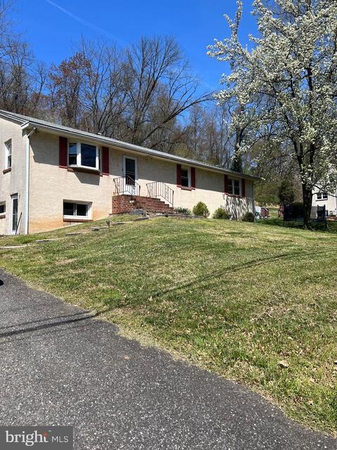 317 Crozerville Rd, Aston, PA 19014
