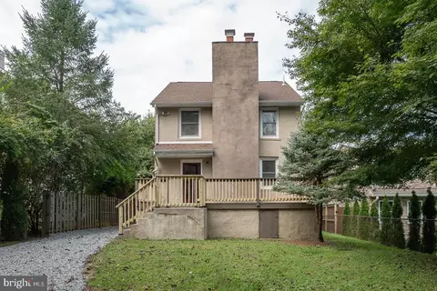 110 Pine St, Newtown Square, PA 19073