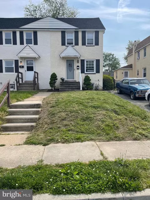 217 Derwood Dr, Woodlyn, PA 19094