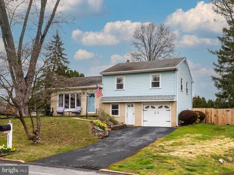2245 E Helms Mnr, Boothwyn, PA 19061