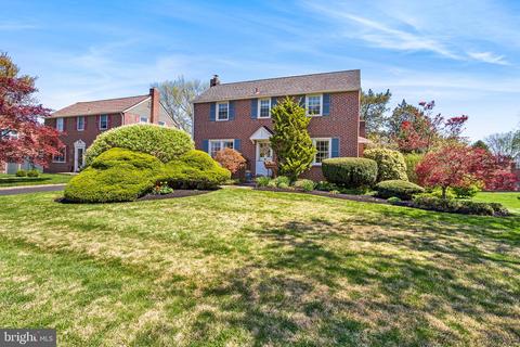 229 Indian Rock Dr, Springfield, PA 19064