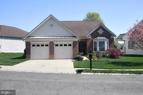73 S Valentine Dr, Garnet Valley, PA 19060