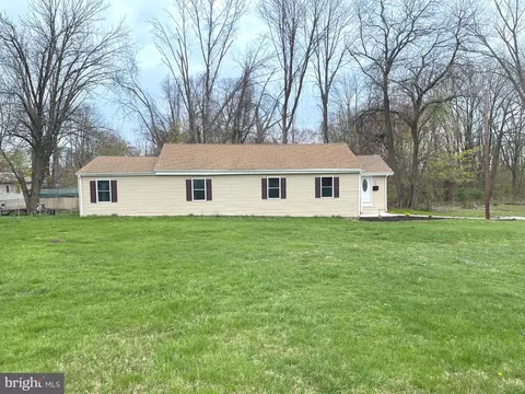 310 Garfield Ave, Aston, PA 19014