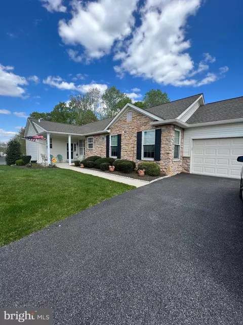 1101 S Fox Cub Holw, Glen Mills, PA 19342