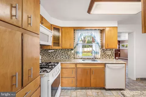 601 E Springfield Rd, Springfield, PA 19064 photo 7