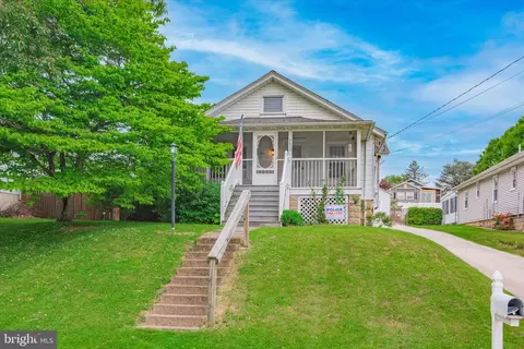 2652 Clayton St, Ogden, PA 19061