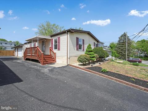 3536 Dawes Ct, Trainer, PA 19061