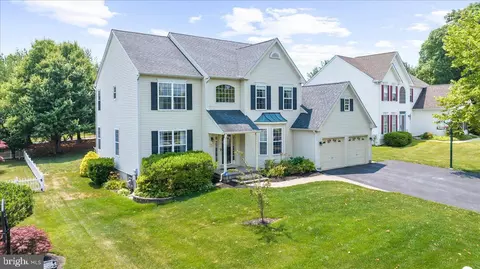 93 Overlook Cir, Garnet Valley, PA 19060