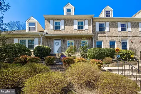 1270 Country Club Dr, Springfield, PA 19064
