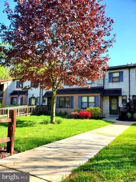 84 Bishops Dr, Aston, PA 19014