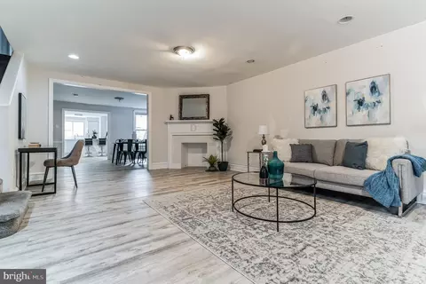 240 Maypole Rd, Upper Darby, PA 19082 photo 4