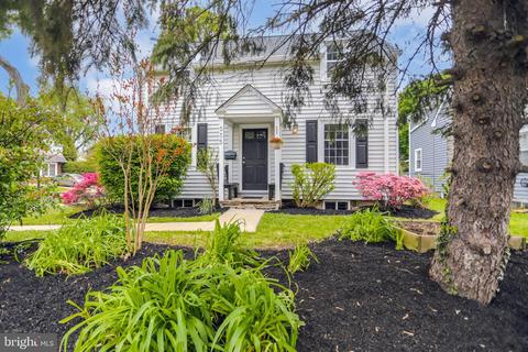 555 S Eagle Rd, Havertown, PA 19083