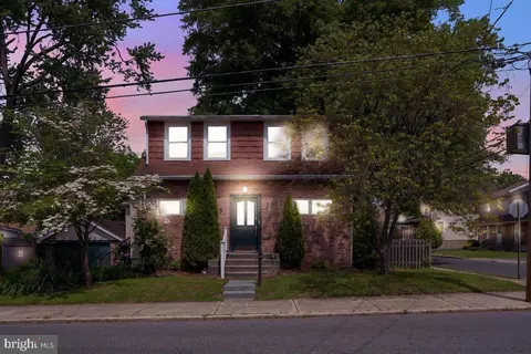 1700 Shallcross Ave, Folcroft, PA 19032