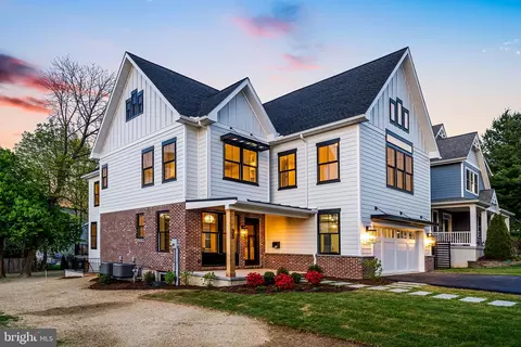 35 W 7th St, Media, PA 19063