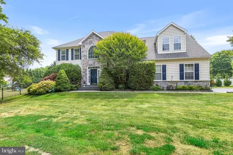 3692 Taylor Dr, Garnet Valley, PA 19060