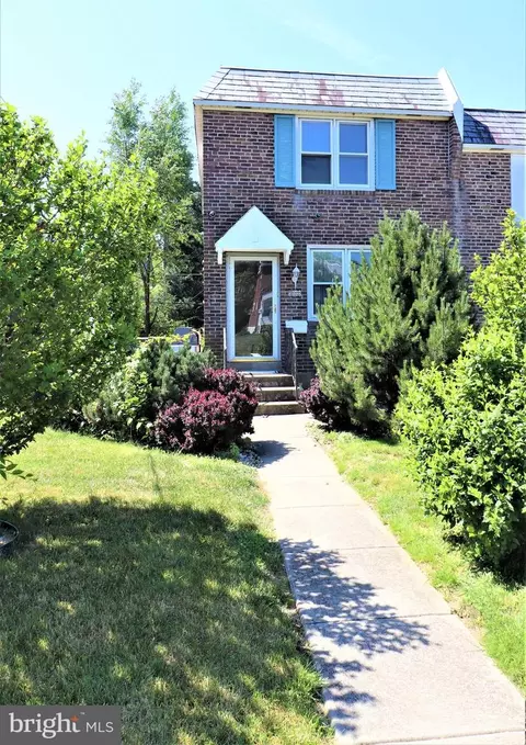 5222 Westbrook Dr, Clifton Heights, PA 19018