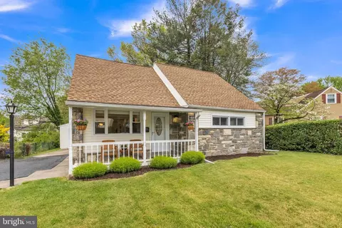 903 Brook Ave, Secane, PA 19018