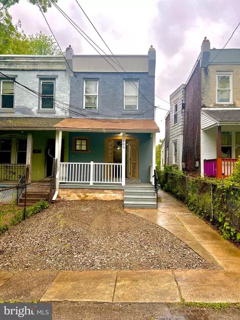 205 Damons Ln, Darby, PA 19023