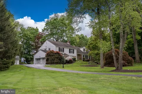 3658 Wyola Dr, Newtown Square, PA 19073