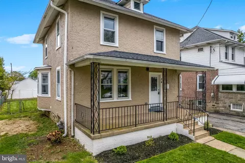 34 E Broadway Ave, Clifton Heights, PA 19018