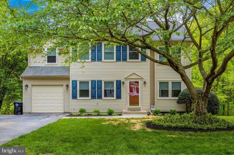 4014 Fox Mill Dr, Boothwyn, PA 19061