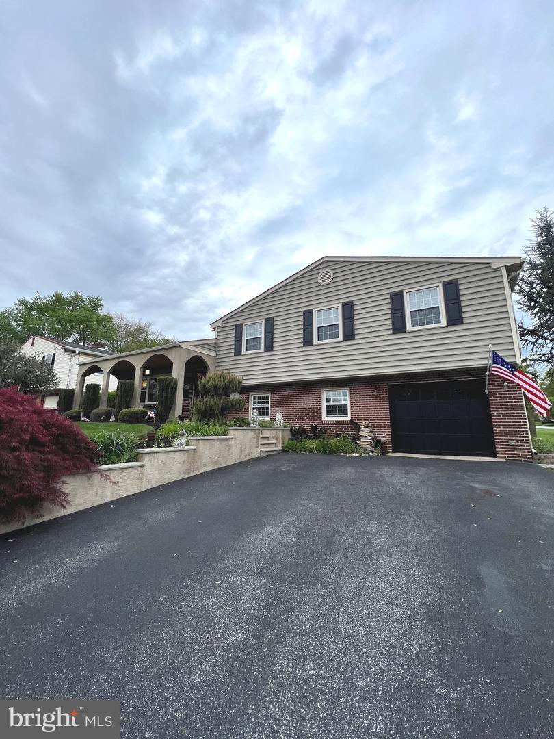  2390 Hillside Ln, Aston, PA 19014 photo 2