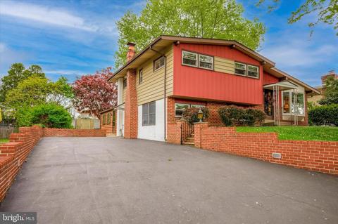 517 Portland Dr, Broomall, PA 19008