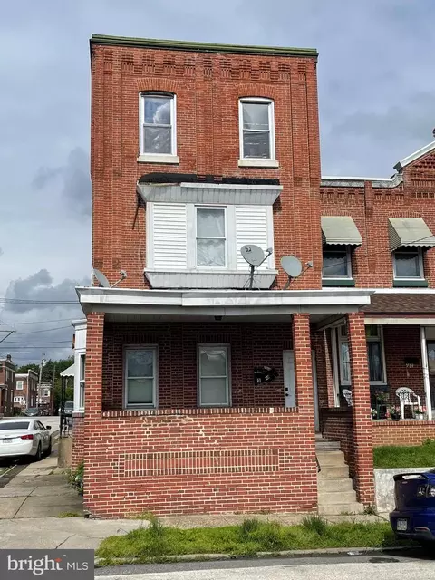 923 Hyatt St, Chester, PA 19013