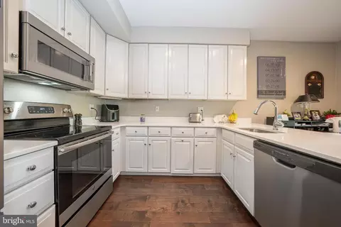 37 Greythorne Woods Cir, Wayne, PA 19087 photo 6