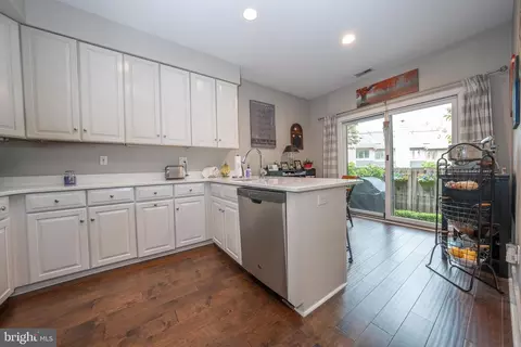 37 Greythorne Woods Cir, Wayne, PA 19087 photo 7