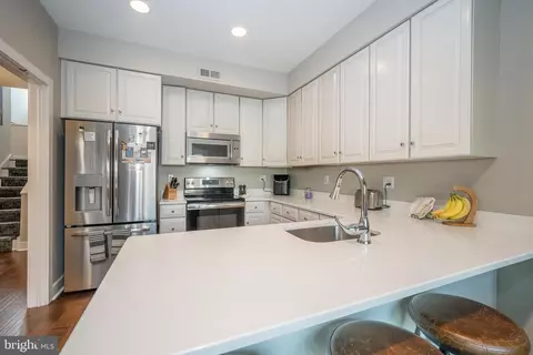 37 Greythorne Woods Cir, Wayne, PA 19087 photo 5