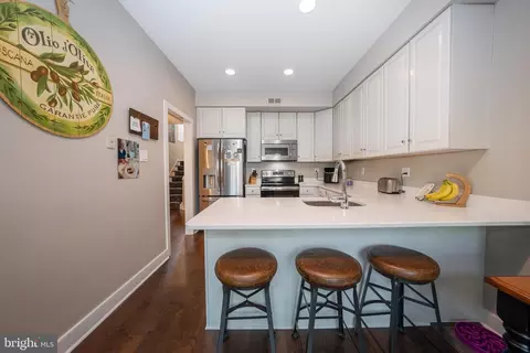 37 Greythorne Woods Cir, Wayne, PA 19087 photo 4