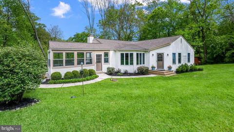 26 Penn Charter Dr, Media, PA 19063