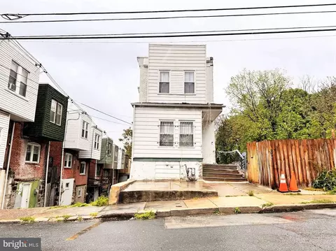 211 Greenway Ave, Darby, PA 19023