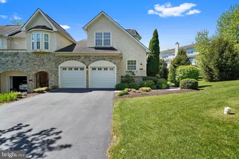 77 Old Barn Dr, West Chester, PA 19382